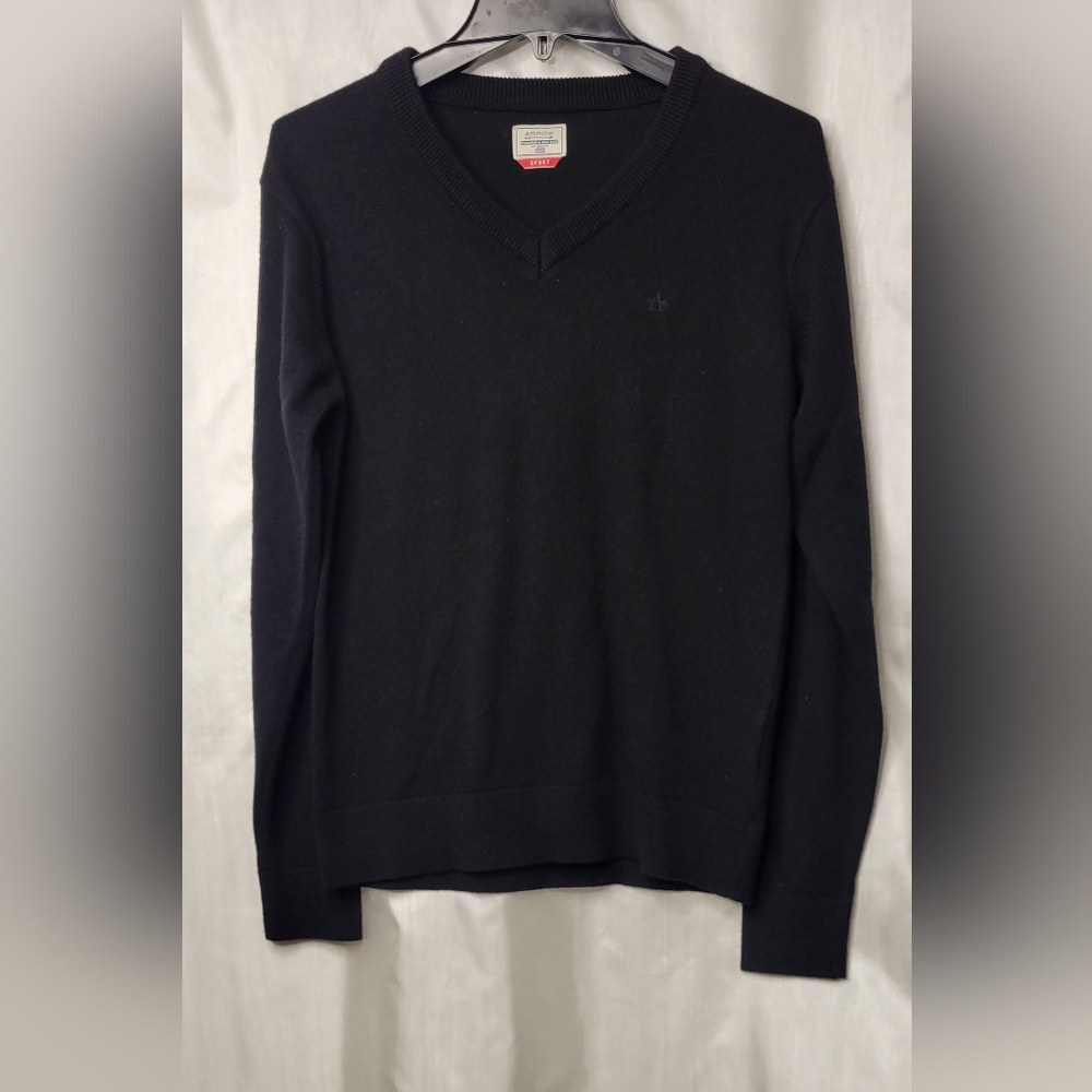 Arrow Sport V neck pullover sweater